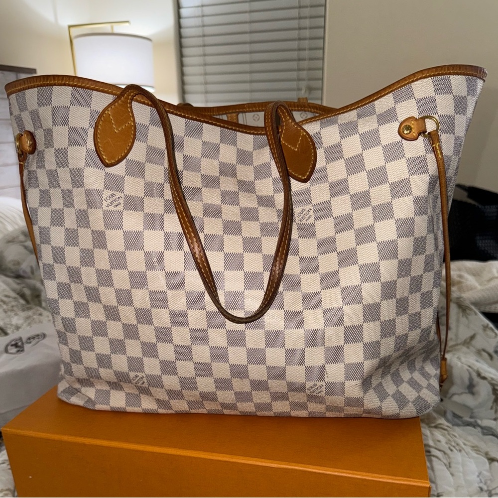 SOLD! Louis Vuitton Neverfull GM